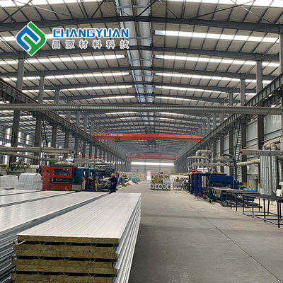 A isolação térmica de painéis de sanduíche da isolação térmica pressionou os painéis de aço