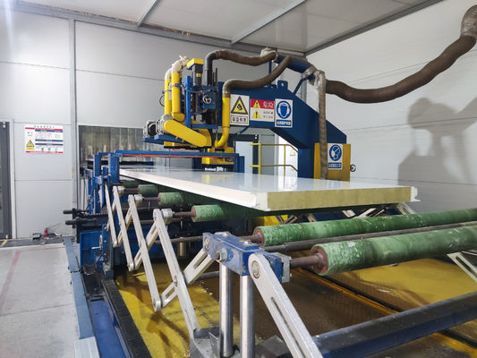 Painéis de sanduíches de lã de vidro PU resistentes ao fogo e antienvelhecimento com superfície revestida de cor