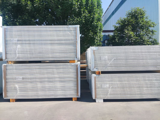 Painel de parede de PU revestido de cor com isolamento térmico superior e propriedades anti-corrosião