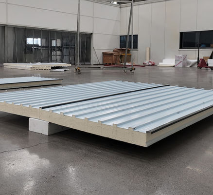 Estrutura de Sanduíche Retardante de Fogo Painel de Sanduíche de PU com classificação de incêndio B1/B2 Painéis de parede grande