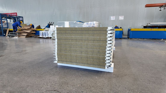 Painel de parede de PU impermeável com superfície de cartão revestida de cor durável e forte
