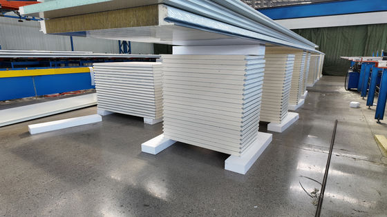 Vários comprimentos de painel de parede em PU