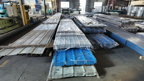 Painéis de metal prensados de alta flexibilidade Instalação fácil para produtos de aço do país