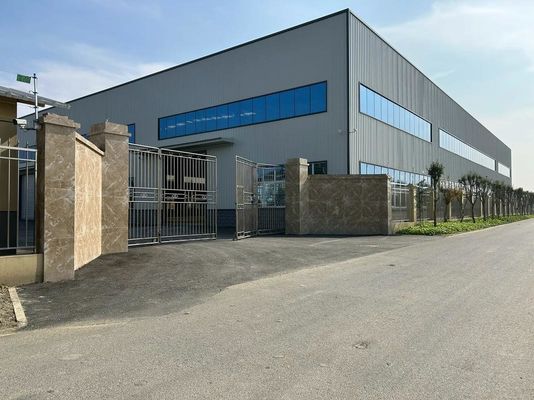 Painéis de metal prensados altamente resistentes para força e durabilidade em ambientes adversos