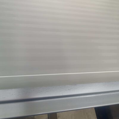 Painel sandwich PIR com propriedades de isolamento acústico e térmico para aplicações ignífugas B1