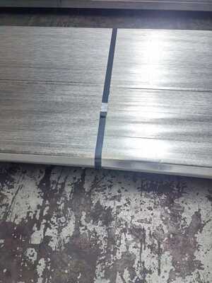 Construção de metal galvanizado mergulhado a quente com revestimento de 40-275g Zn e comprimento personalizado para moldura estrutural
