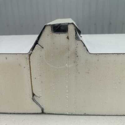 Condutividade Térmica Inferior a 0,02 W/mK Painéis de Telhado PIR Leves Resistentes à Corrosão para Aplicações em Câmaras Frias
