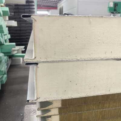 Condutividade Térmica Inferior a 0,02 W/mK Painéis de Telhado PIR Leves Resistentes à Corrosão para Aplicações em Câmaras Frias